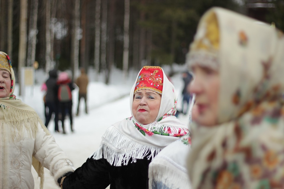 Первый день Масленичной недели сегодня — 24 февраля 2020: Что принято делать, как отмечать, народные традиции обряды и заговоры