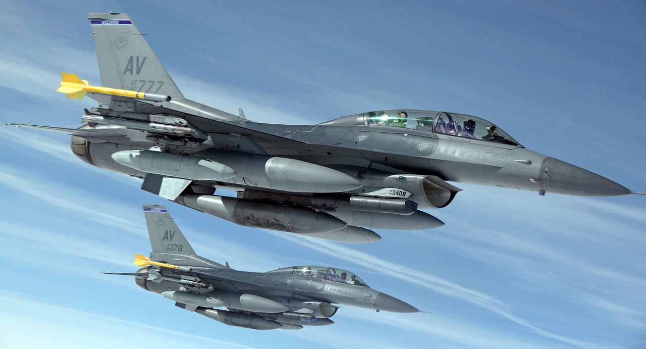 Российские бомбардировщики проигнорировали приказ польского F-16 приземлиться