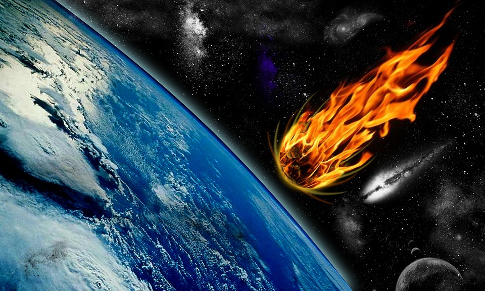 «Неожиданное объяснение»: Британский ученый заявил, что коронавирус принес на Землю космический метеор