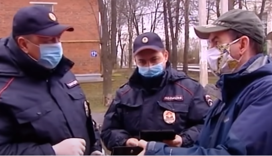 Полицейским в России хотят разрешить вскрывать автомобили и оцеплять жилье