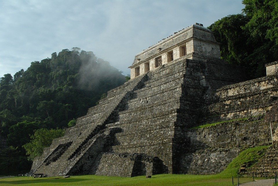 Предсказания цивилизации Майя и других медиумов на 2020 год о конце света, вероятность начала новой эры