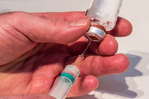 Участники испытаний вакцины «Спутник V» заразились коронавирусом