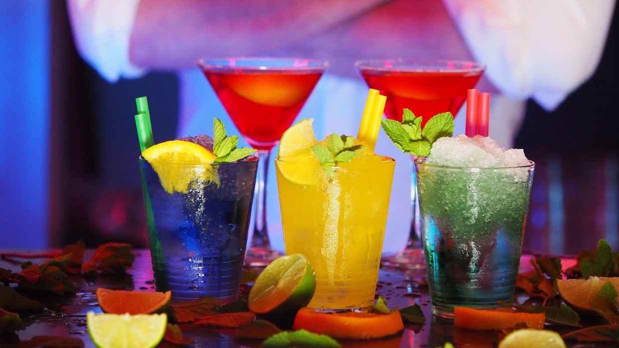 Алкоголь под запретом: стало известно, каким знакам зодиака нельзя пить