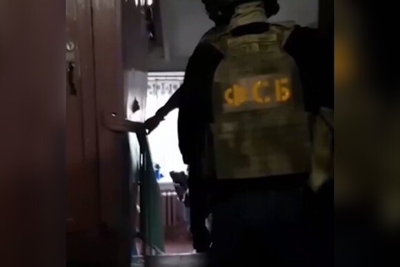 Предатели среди нас: В Крыму сотрудники ФСБ задержали 12 неонацистов из экстремистской группировки «Белая масть»
