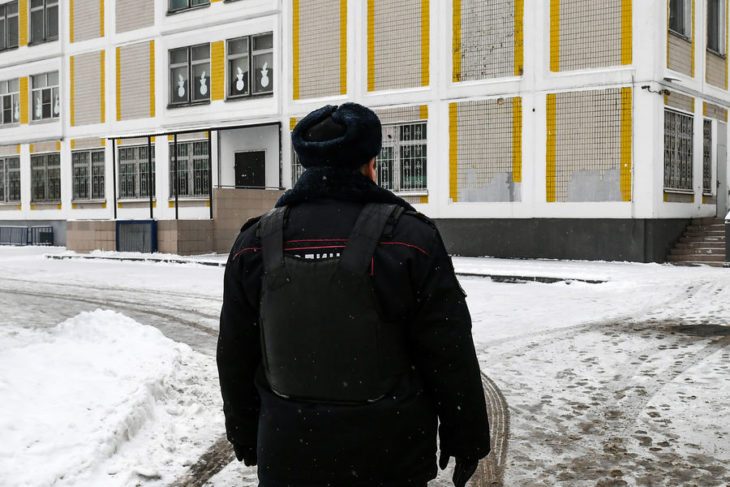 Кто устроил волну «минирований» в российских школах в 2022 году — стоит ли опасаться