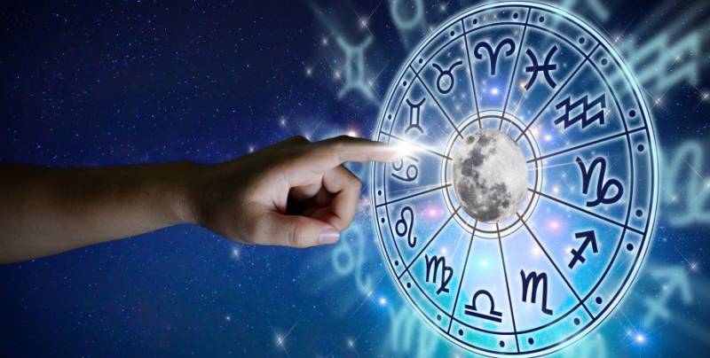 Точный гороскоп на август 2022 года от Александра Зараева