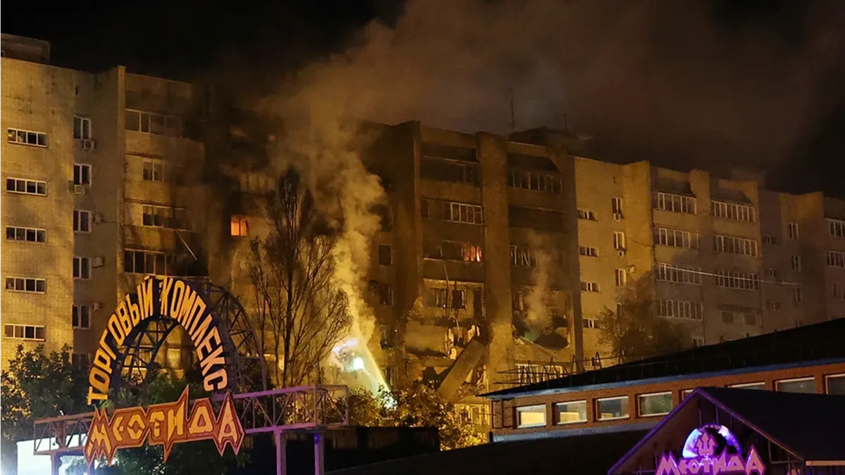 18 октября 2022 пожар в черкизово. Огненный взрыв. Горящий самолет. Ейск дом су-34. 10.