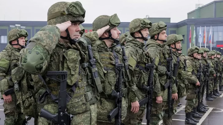 400 тысяч контрактников позволят избежать новой мобилизации: как в российской армии готовятся к контрнаступлению ВСУ