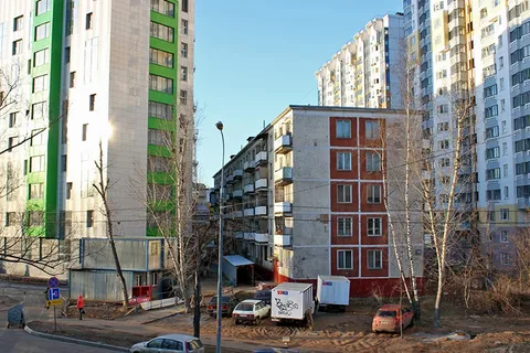 Жилищный фонд в России обветшал: более трех миллионов квартир остаются незаселенными из-за недоступности ипотеки