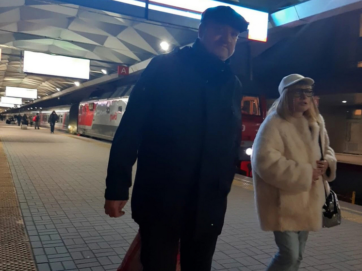 Прибыла в Москву на поезде: Песков сделал заявление по поводу возвращения Пугачевой в РФ